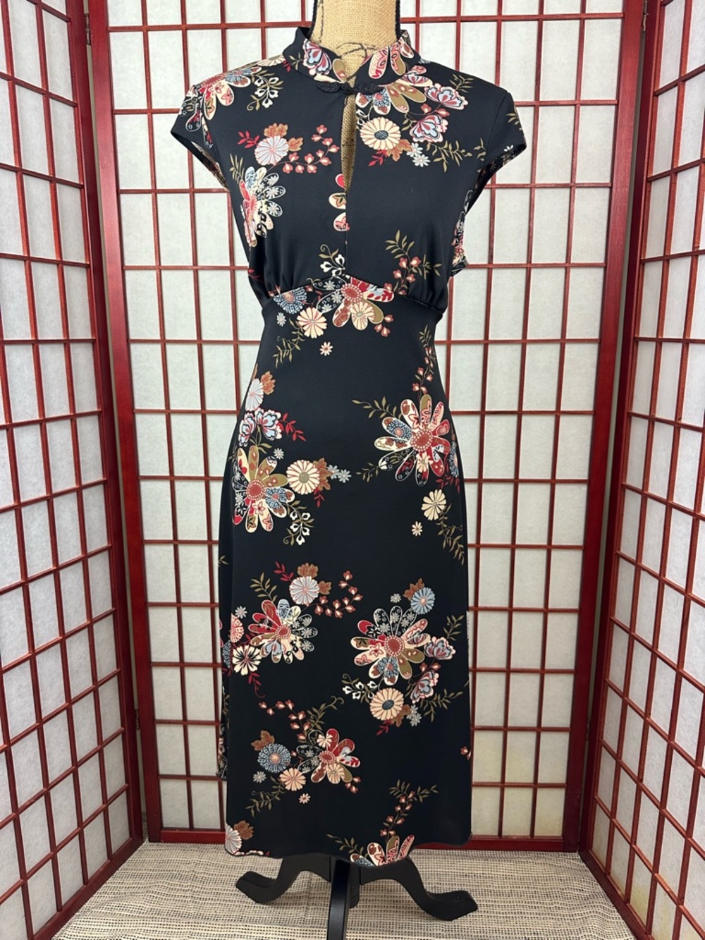 Soulmates 90s Y2K Black Floral Short Sleeve Tie Back Asian Inspired Midi Dress